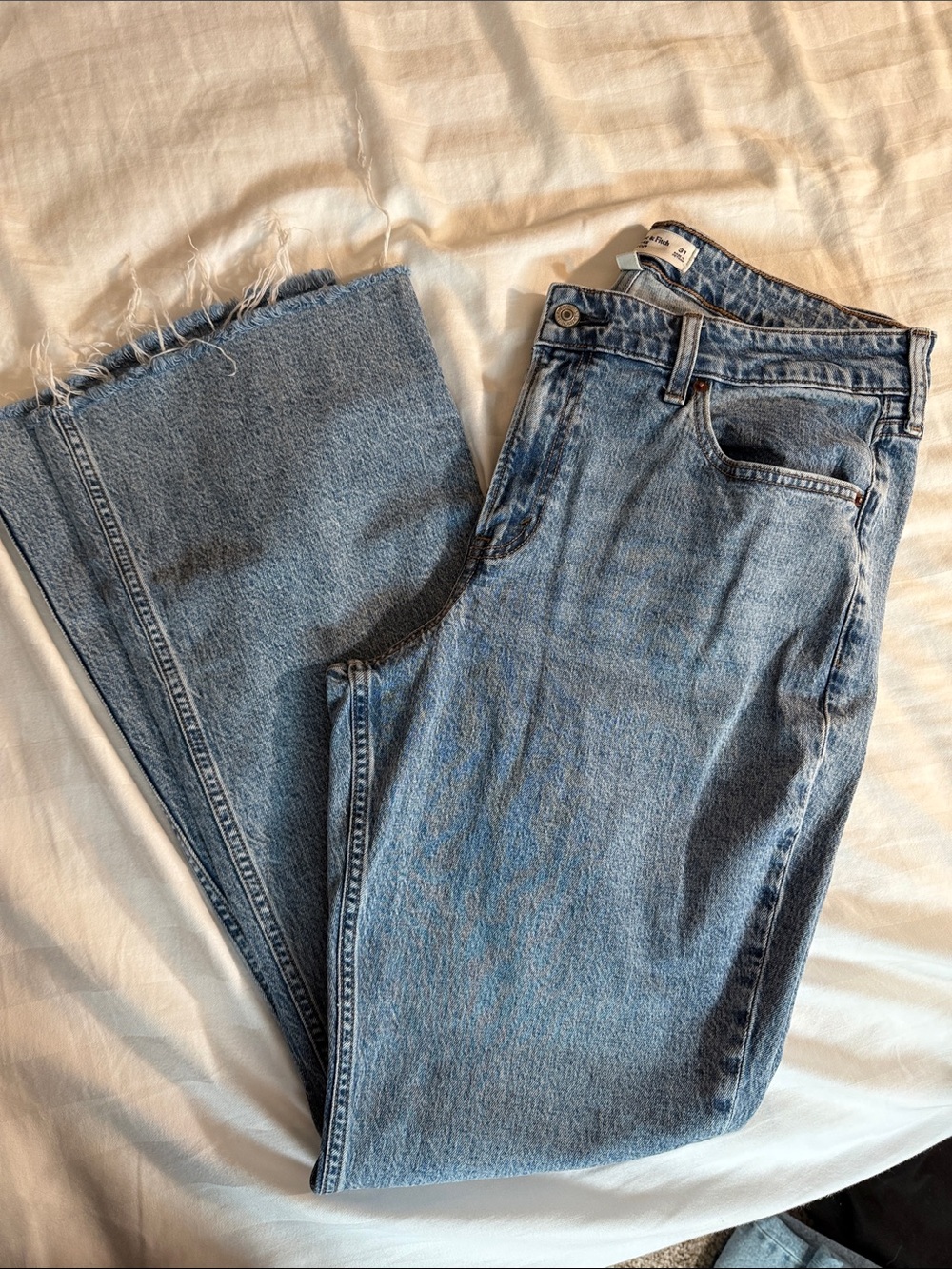 Abercrombie & Fitch Women's Straight Leg Jeans - Light Blue Wash